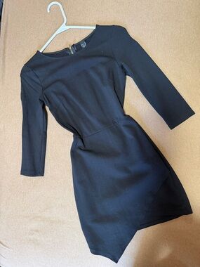 Windsor Black Long-Sleeve Sheath Dress